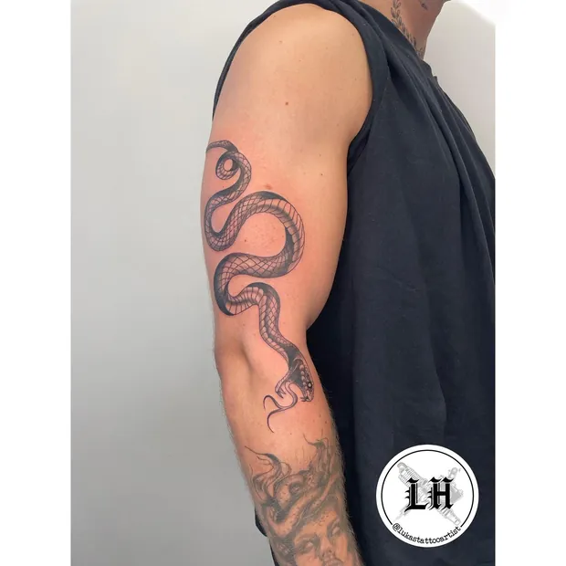 Ornamentales Tattoo aus dem Studio Sweet Temptation in Bottrop