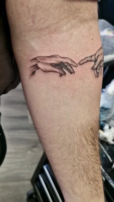 Feinlinien-Tattoo aus dem Studio Sweet Temptation in Bottrop