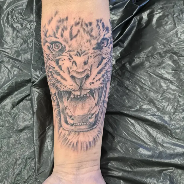 Ornamentales Tattoo aus dem Studio Sweet Temptation in Bottrop