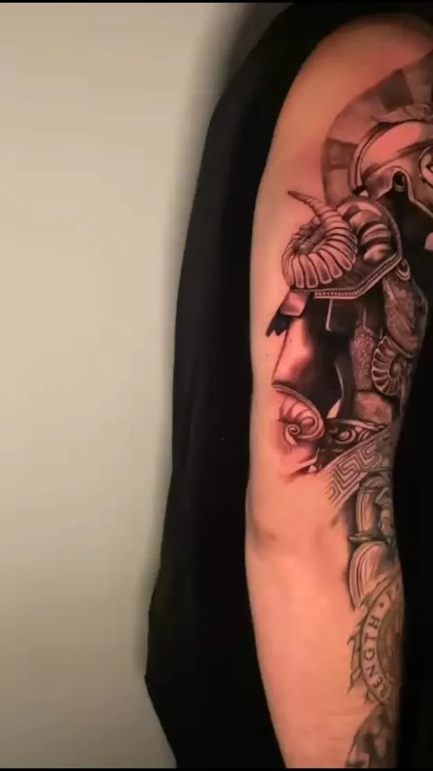 Ornamentales Tattoo aus dem Studio Sweet Temptation in Bottrop